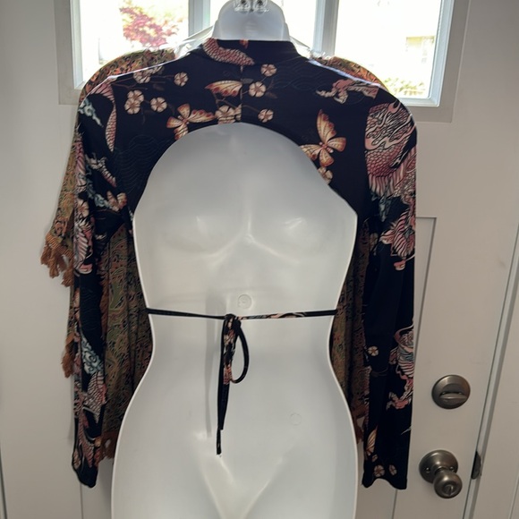 G Mini U.S.A  Long Sleeve Dragon Butterfly Crop Top - Picture 5 of 13